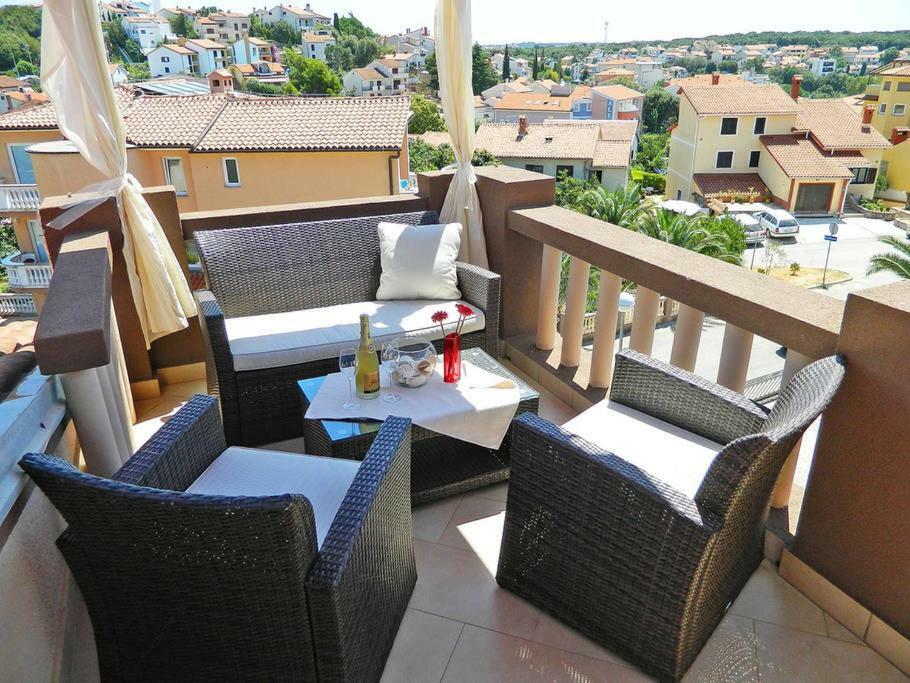 Apartment Leona Póla Kültér fotó